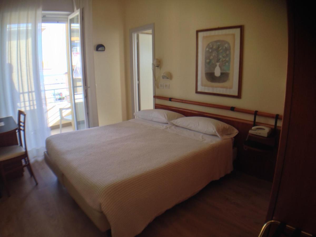 Hotel Houston Rimini Ngoại thất bức ảnh