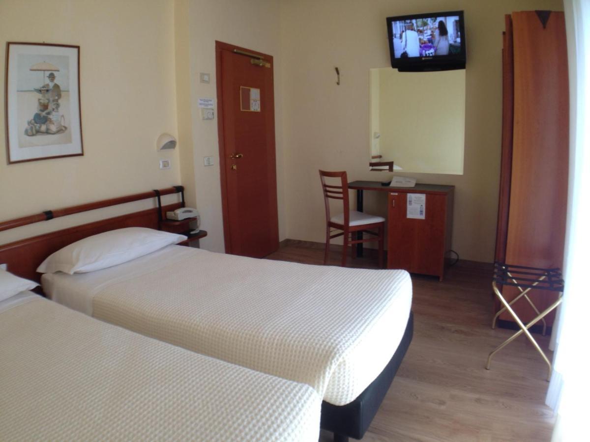 Hotel Houston Rimini Ngoại thất bức ảnh